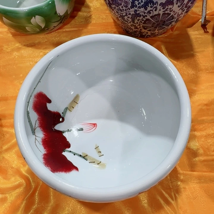 瓷片直径32厘米高15……