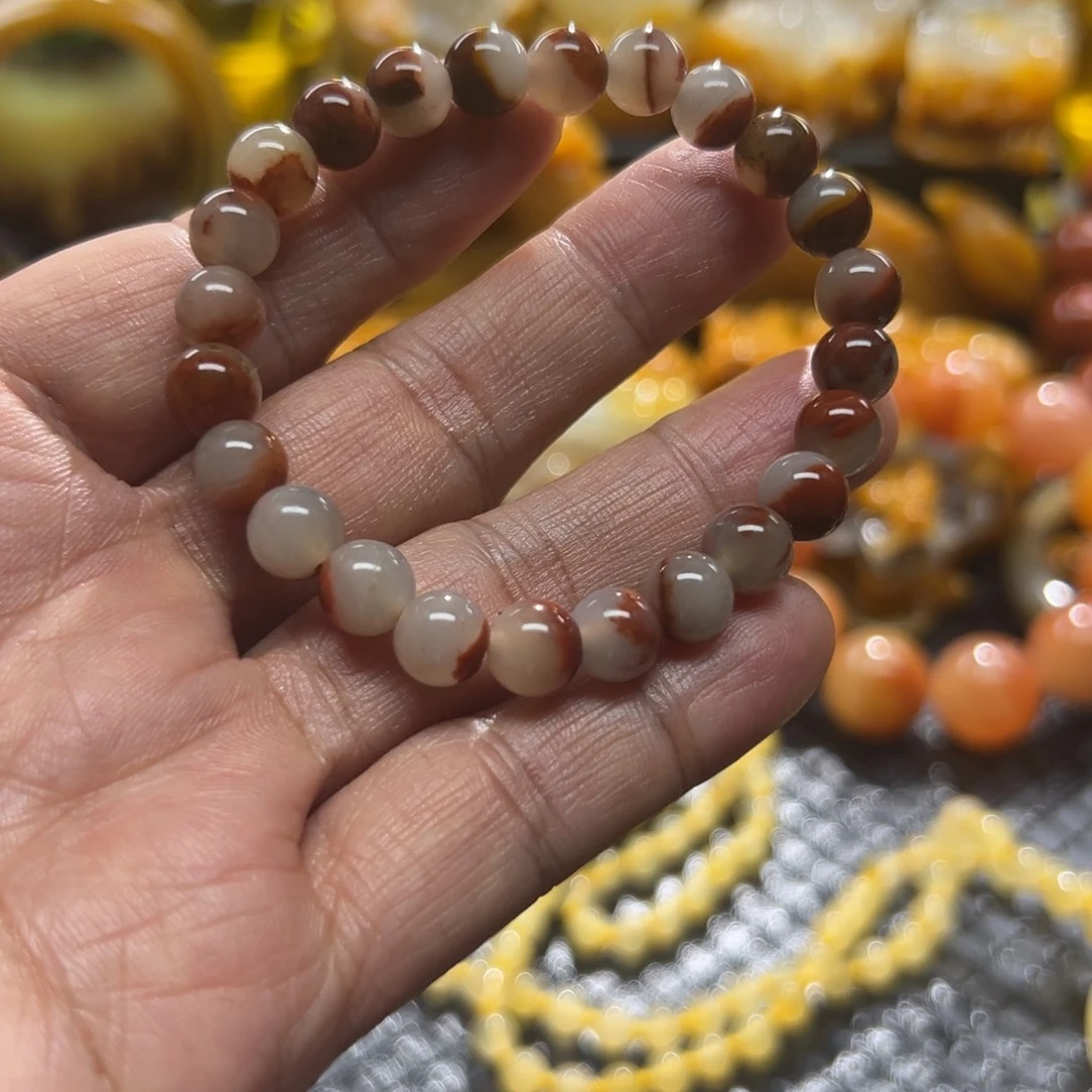 石英质玉未镶嵌颈饰