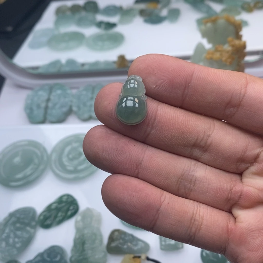 翡翠未镶嵌手链天然a货翡翠02