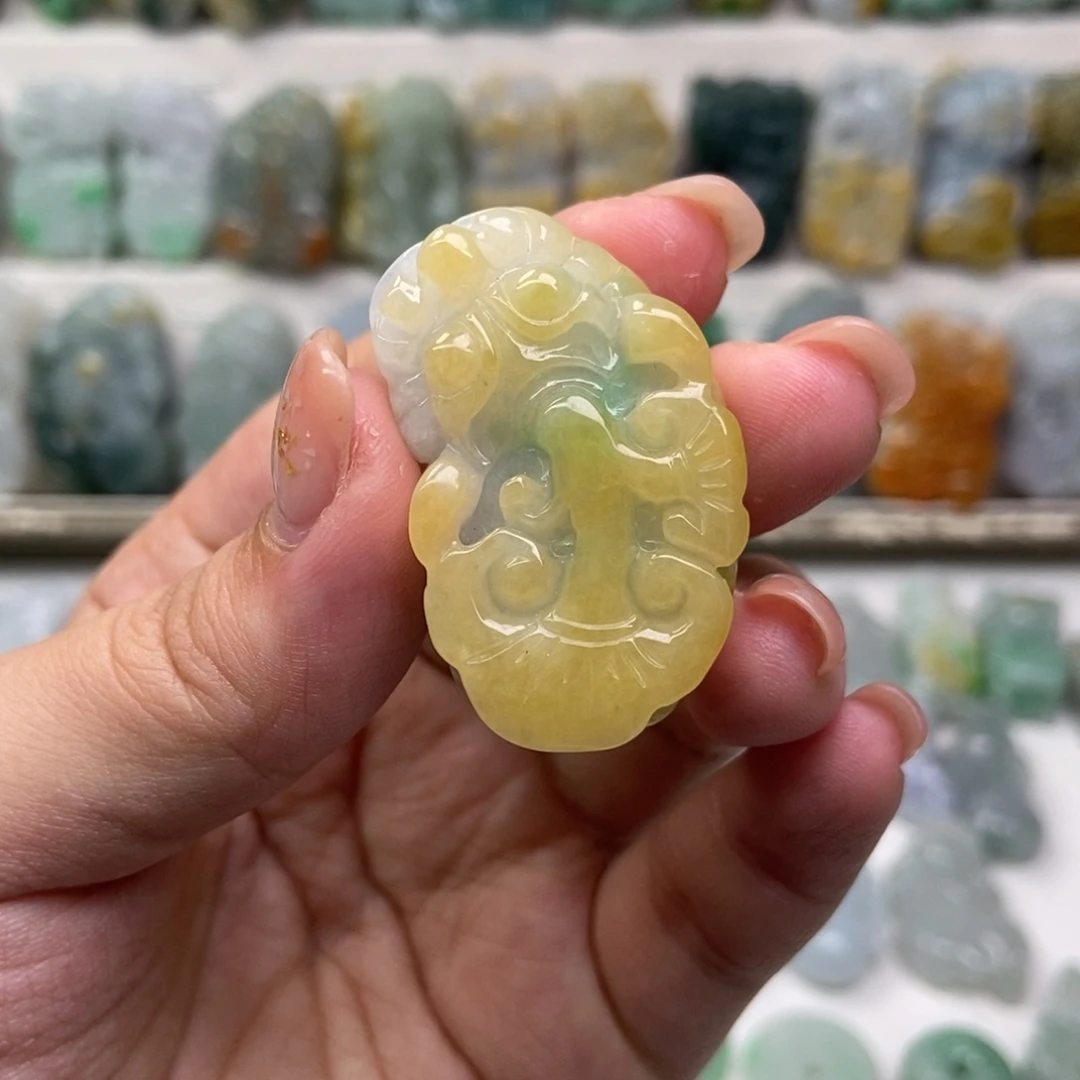 翡翠未镶嵌吊坠(赠链)