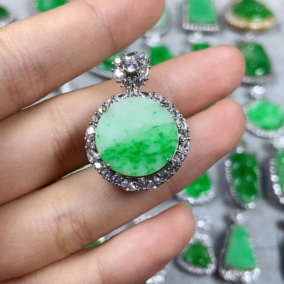 颈饰未镶嵌翡翠圆