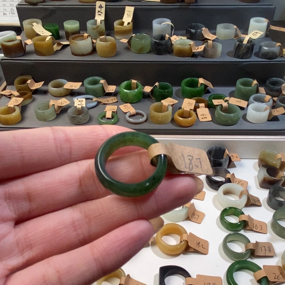 和田玉未镶嵌戒指