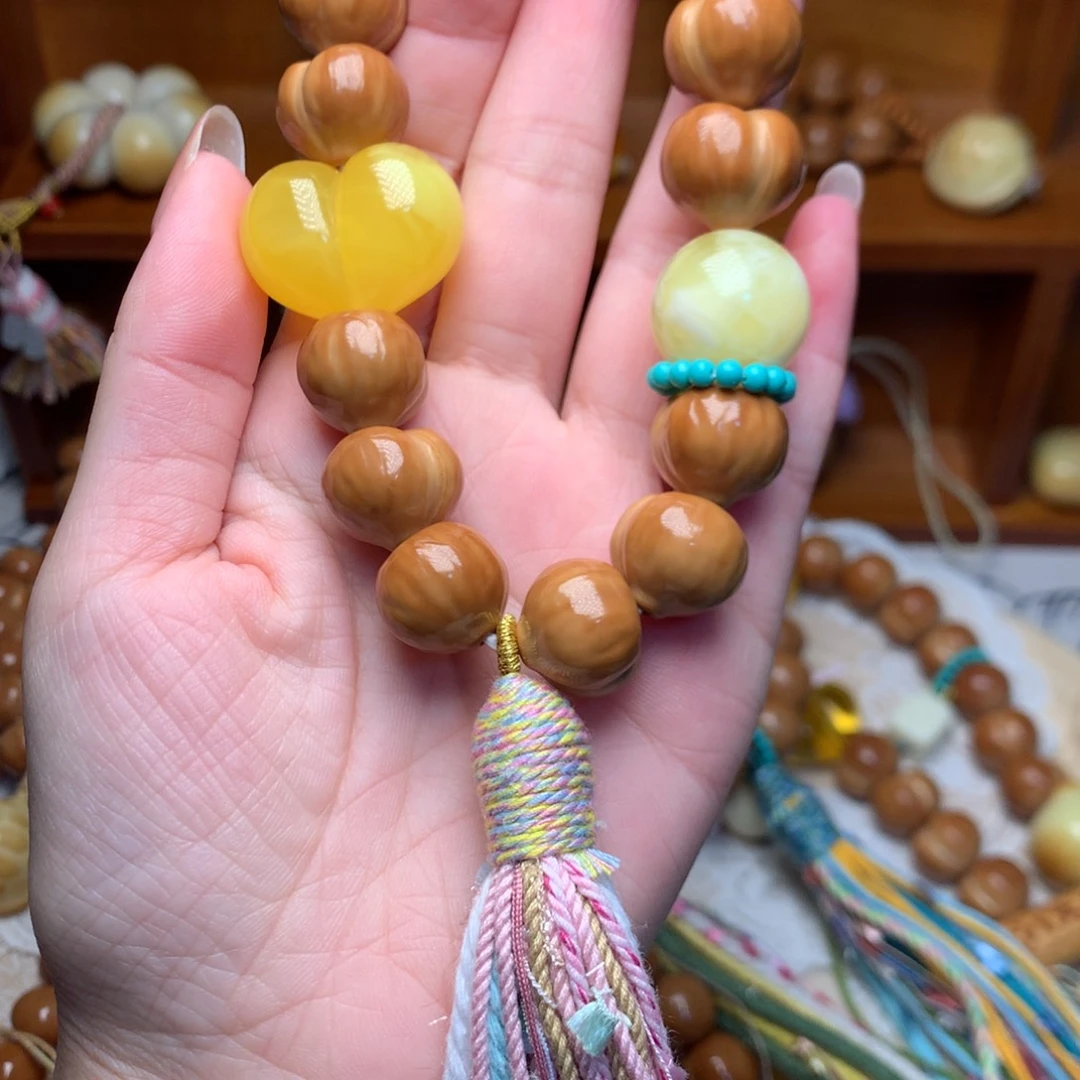 吊坠猴头核桃二代屁桃手持15爱心流苏