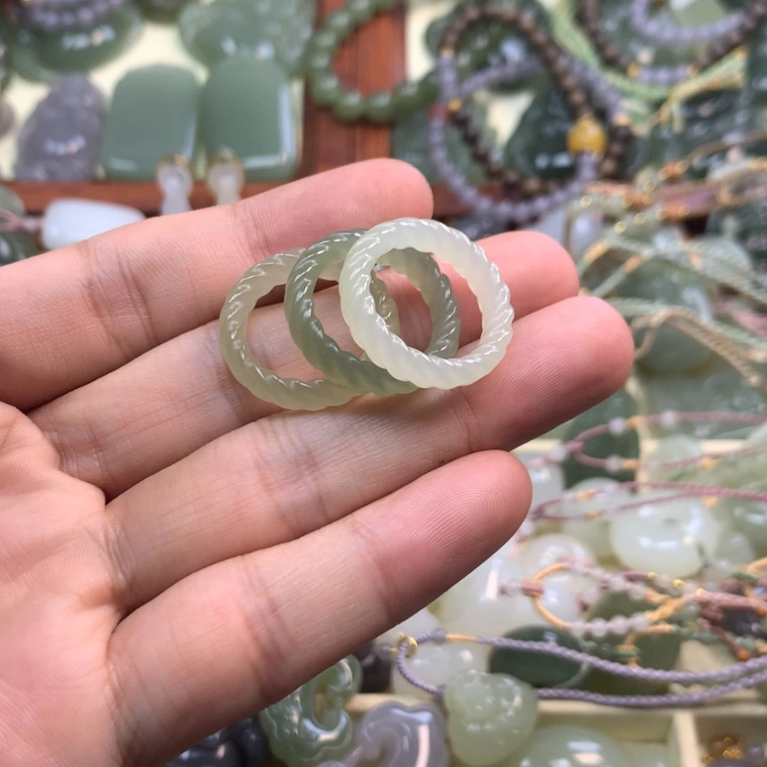 【闪购商品】颈饰未镶嵌和田玉