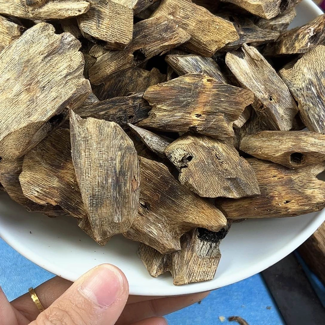 香料绿奇楠陆河块料30克
