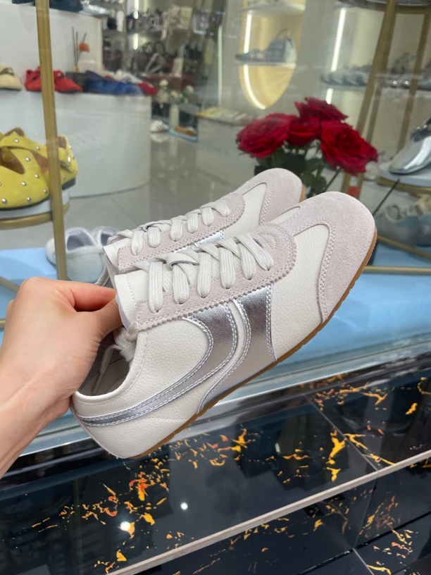 实体鞋店真皮平底三色阿甘鞋Q-BK115