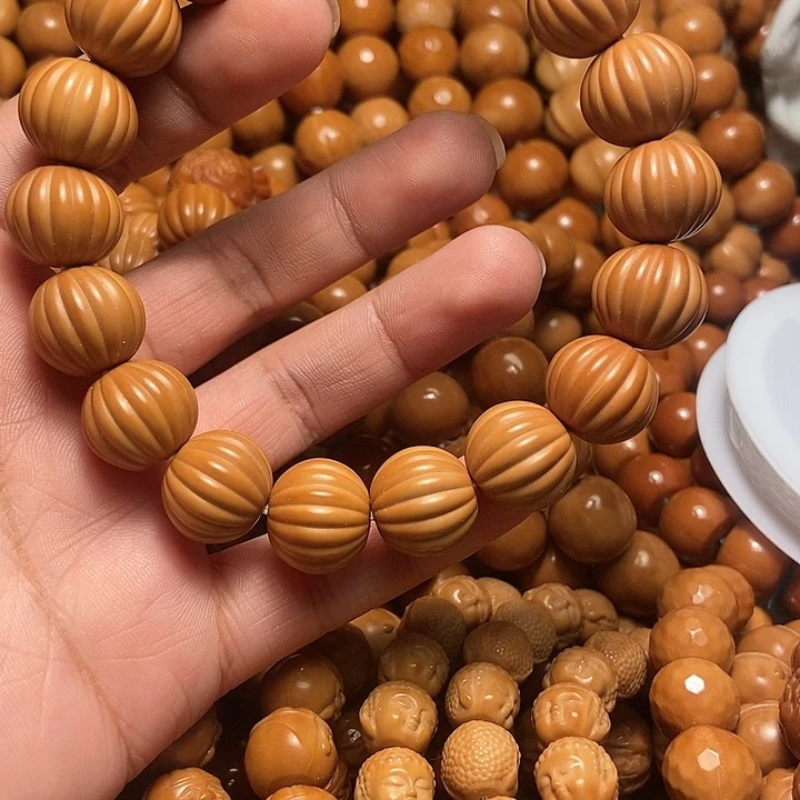 猴头核桃手串小**忙呱呱