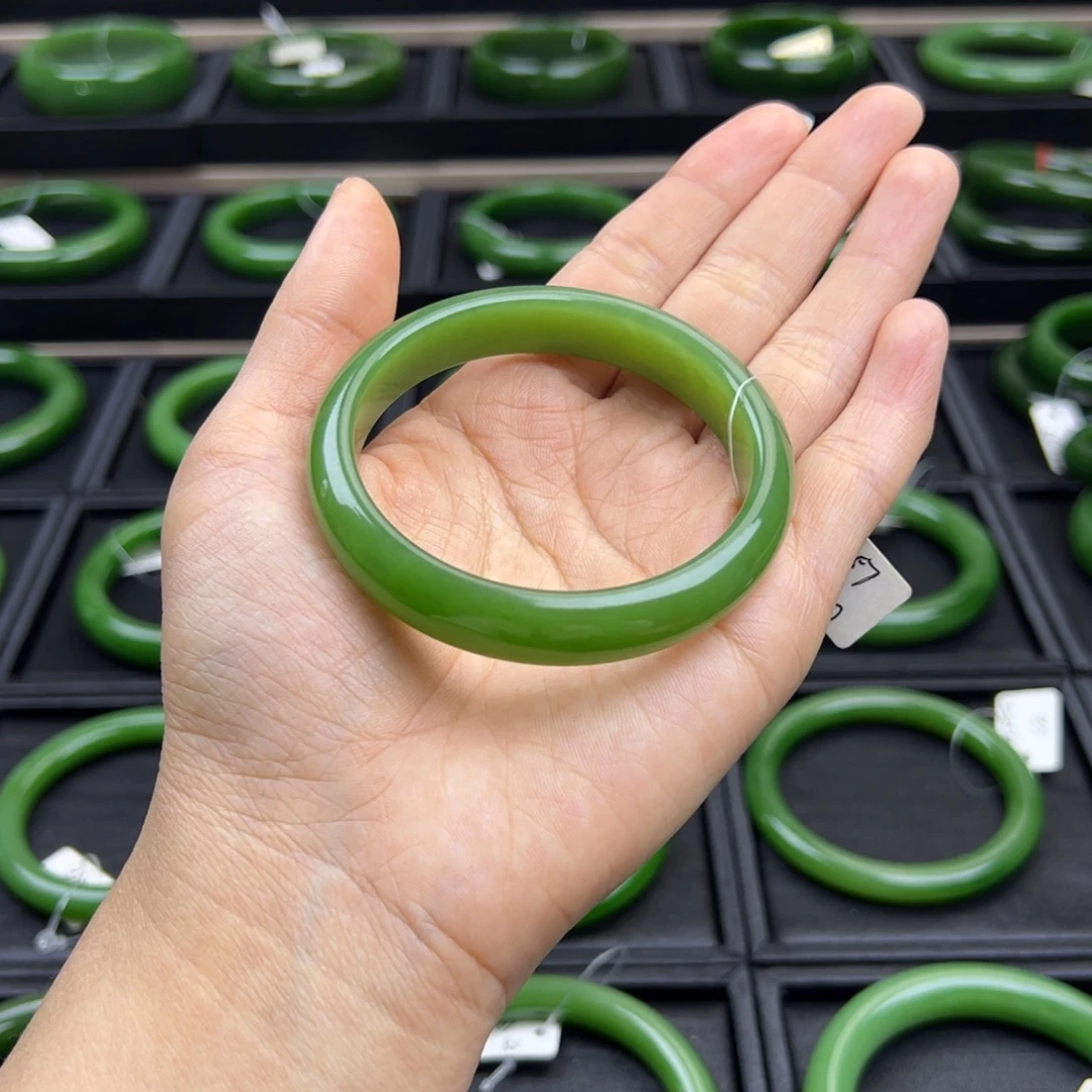 和田玉（碧玉）未镶嵌手镯