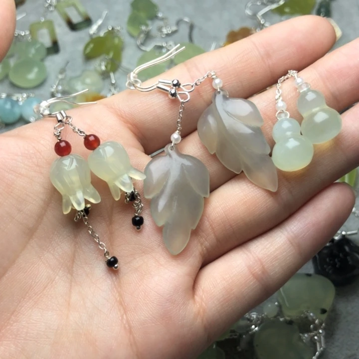 蛇纹石玉耳饰未镶嵌始****冬