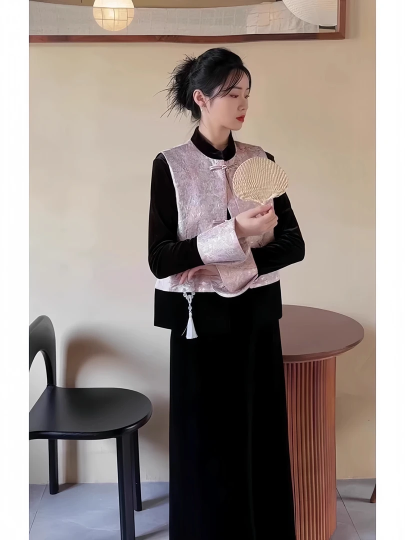 大码胖mm新年国风马甲丝绒洗显瘦三件套