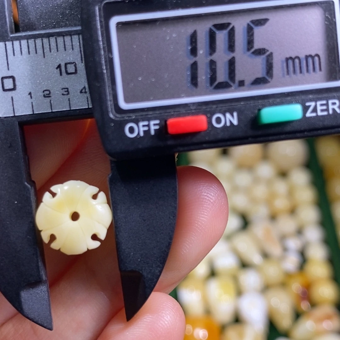 蜜蜡未镶嵌裸石配饰