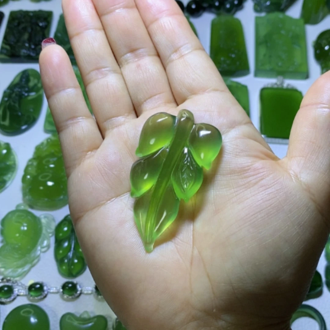 【闪购商品】蛇纹石玉颈饰未镶嵌