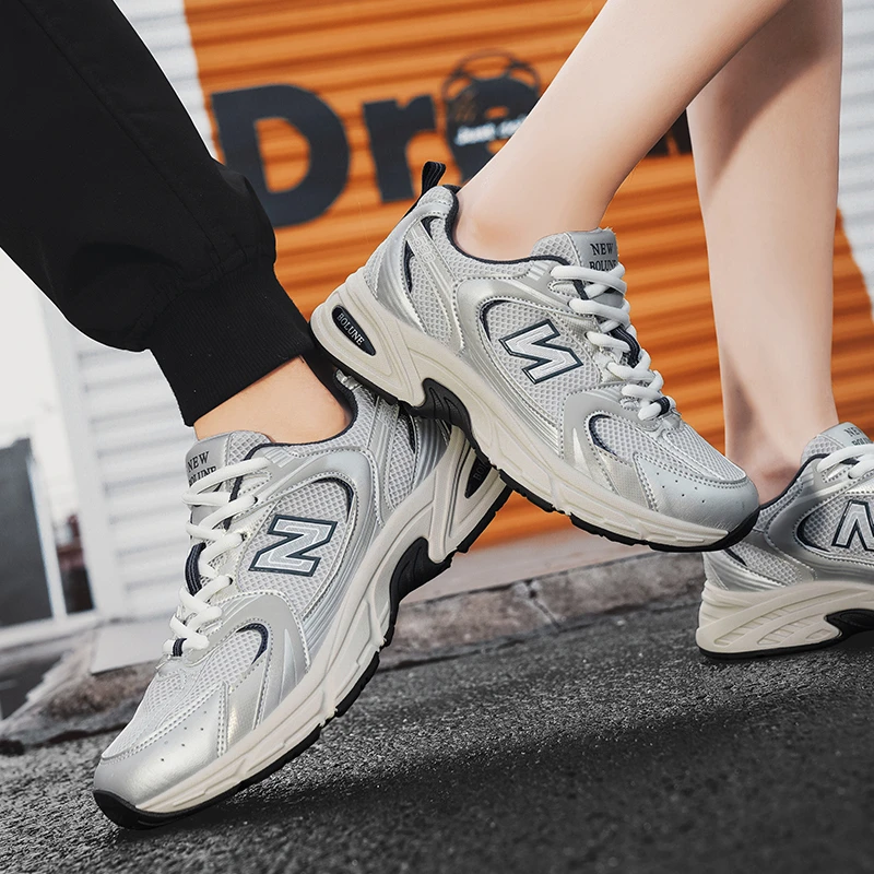 男女鞋2025透气款网面时尚休闲跑步运动老爹鞋530