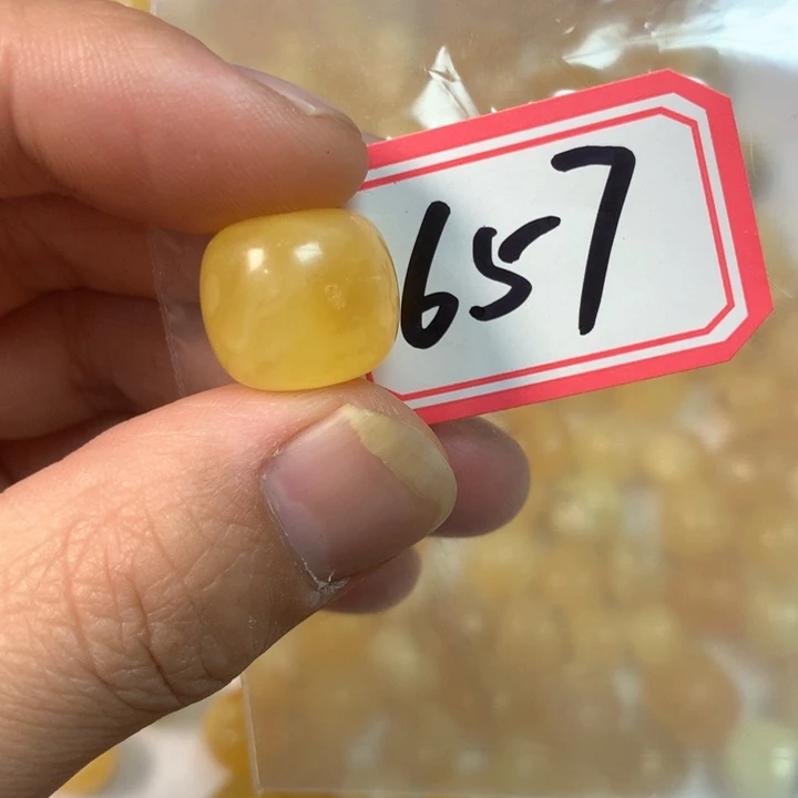 琥珀未镶嵌珠宝奇石瑕疵16