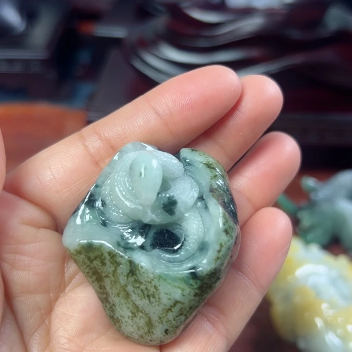 翡翠摆件未镶嵌翡翠