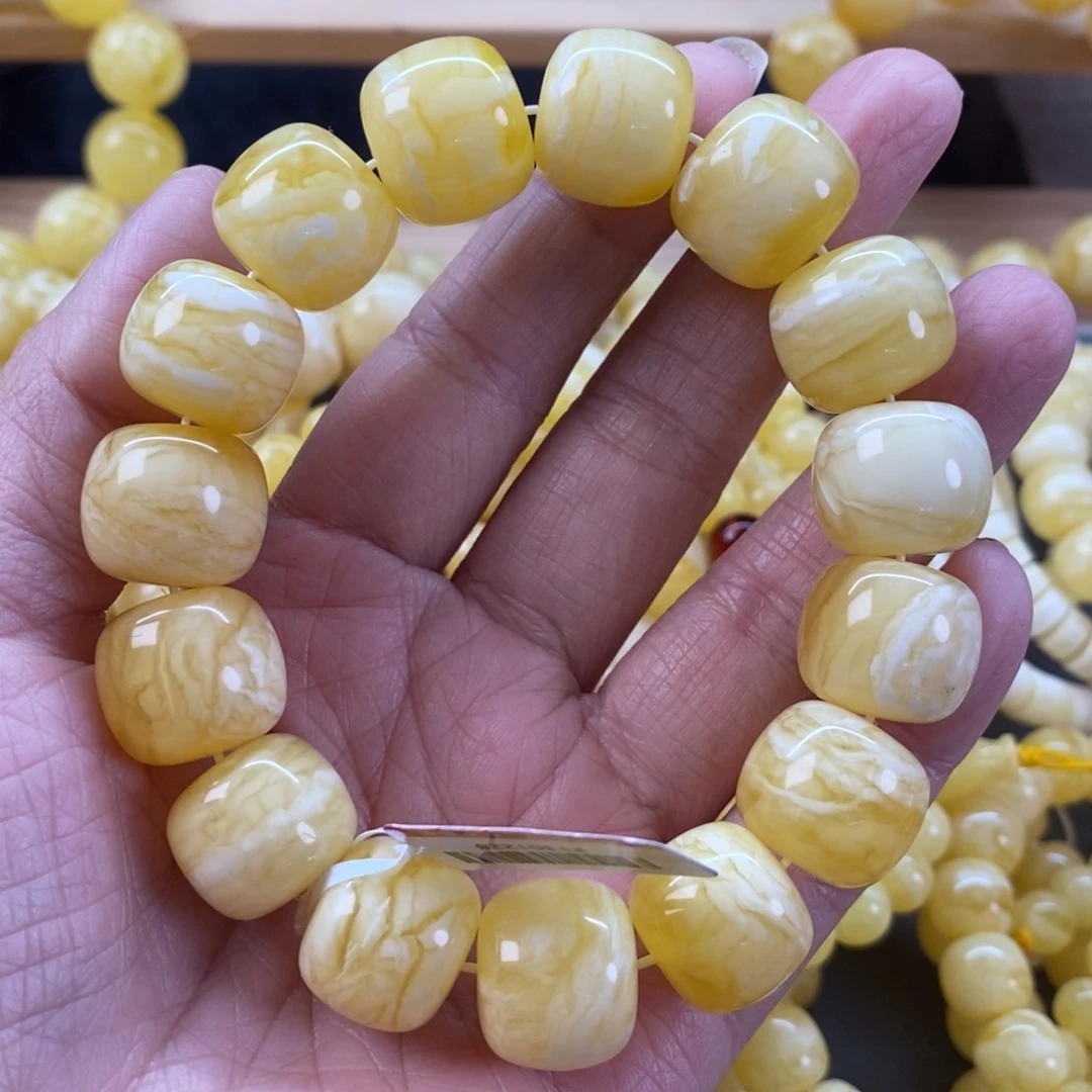 蜜蜡裸石未镶嵌卡**诺