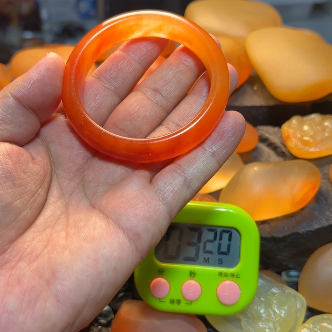 大***石石英岩玉未镶嵌手镯