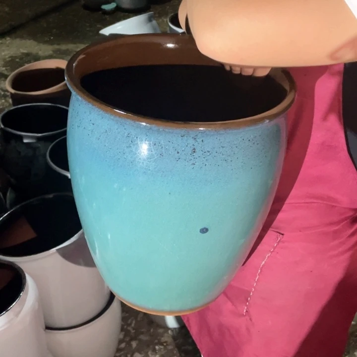 花盆紫砂口27高32瑕疵瑕疵