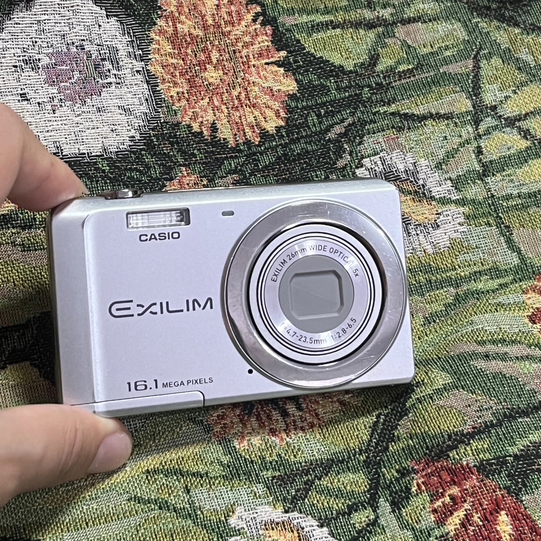 9新 Casio/卡西欧 z28 1600万像素 拍人像冷色调 No退No换