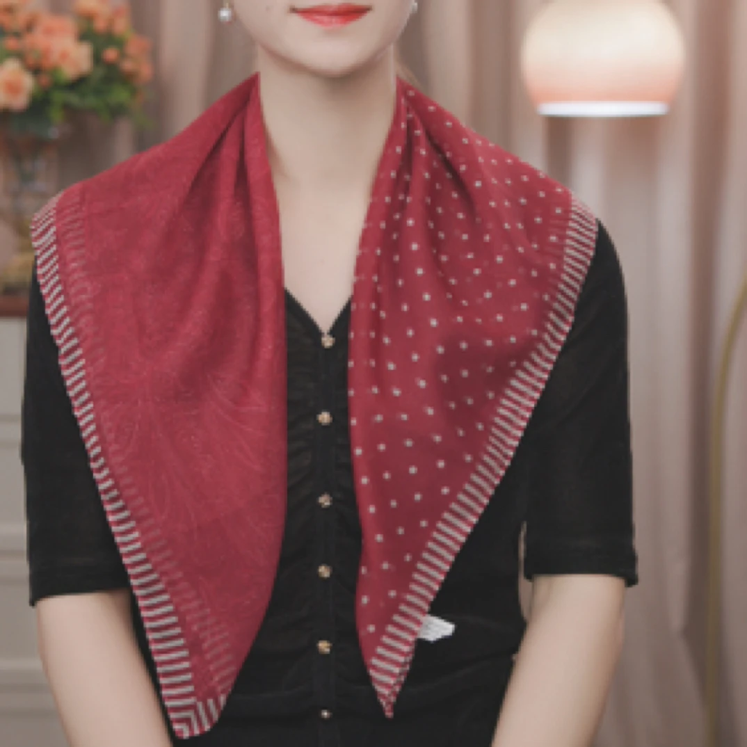 时尚圆点沙滩巾围巾女春秋中方巾柔软透气披肩围脖气质女围脖