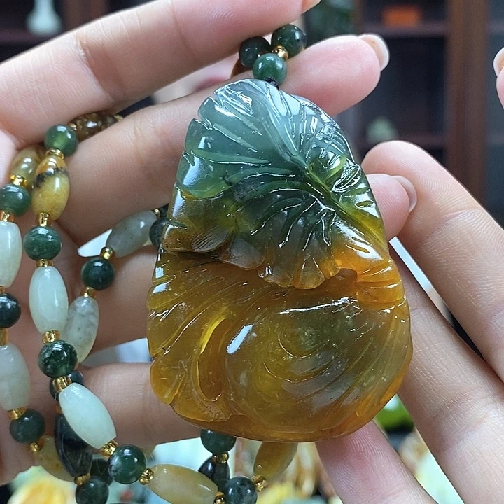 蛇纹石玉未镶嵌颈饰