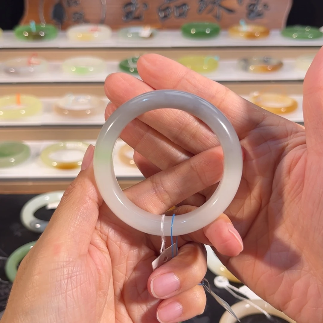 和田玉未镶嵌手镯  「紫翠三色」