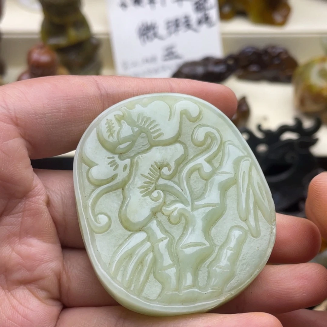 蛇纹石玉未镶嵌颈饰