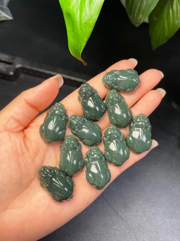 新疆和田玉鸭蛋青32mm貔貅需包容（多样性发一件）