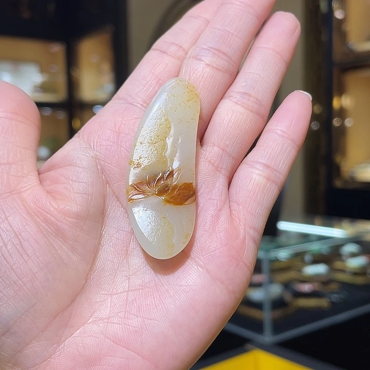 颈饰未镶嵌和田玉荷花观音牌