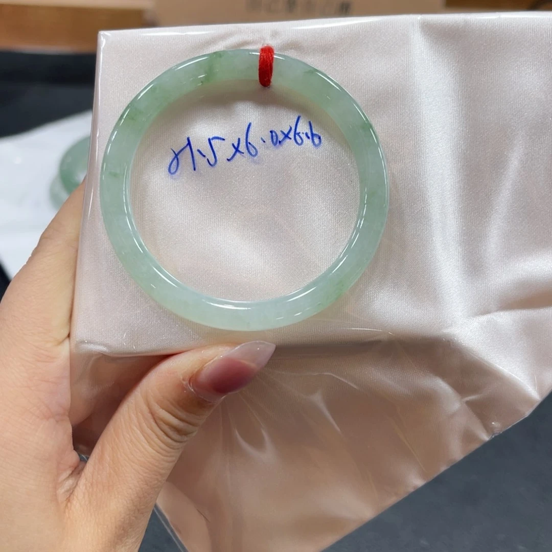 未镶嵌手镯翡翠翡翠