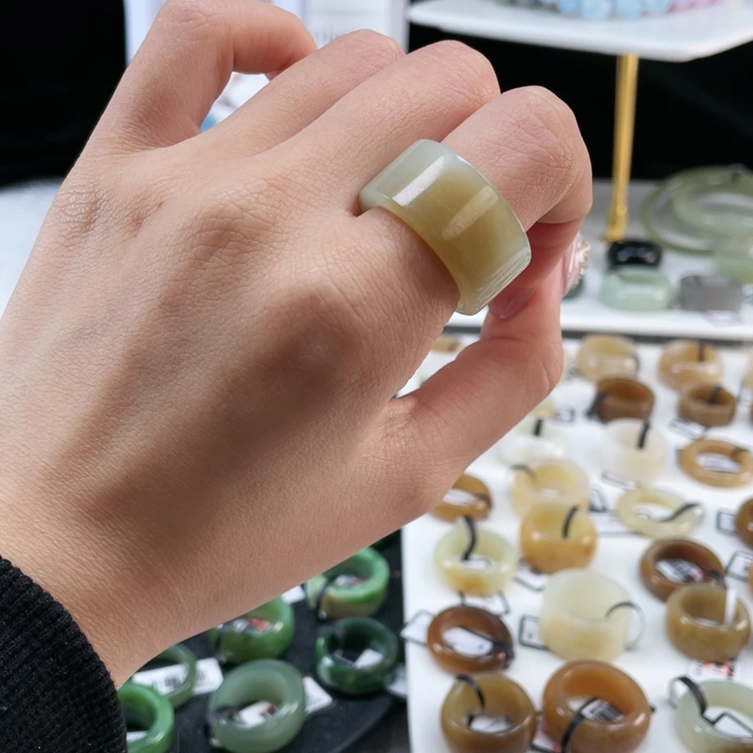 和田玉未镶嵌戒指P37一口糖直切18.2不退换