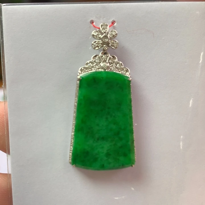 翡翠18K金镶嵌颈饰翡翠吊坠