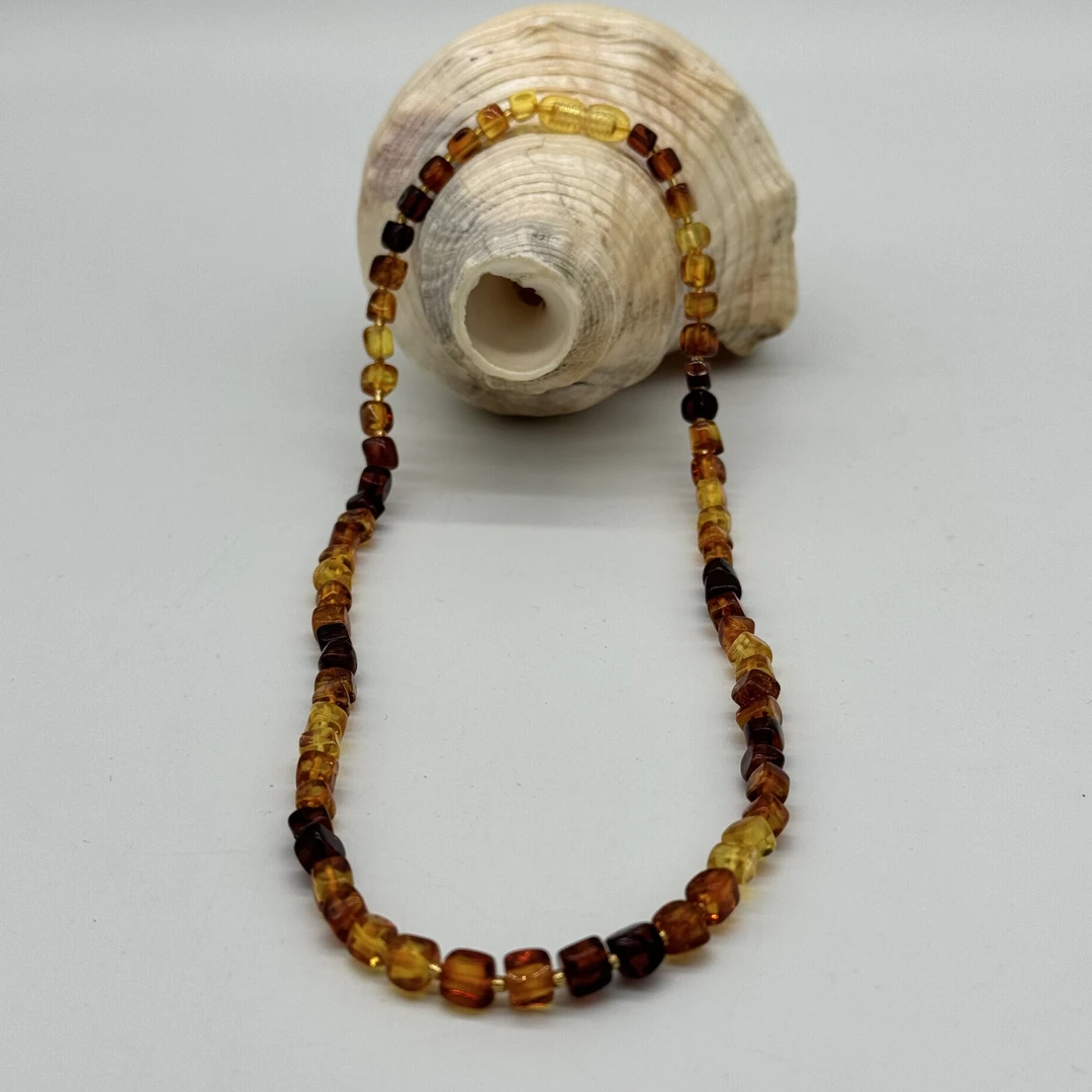 Bak Gvzal Jawayirat乔美首饰特色方块项链