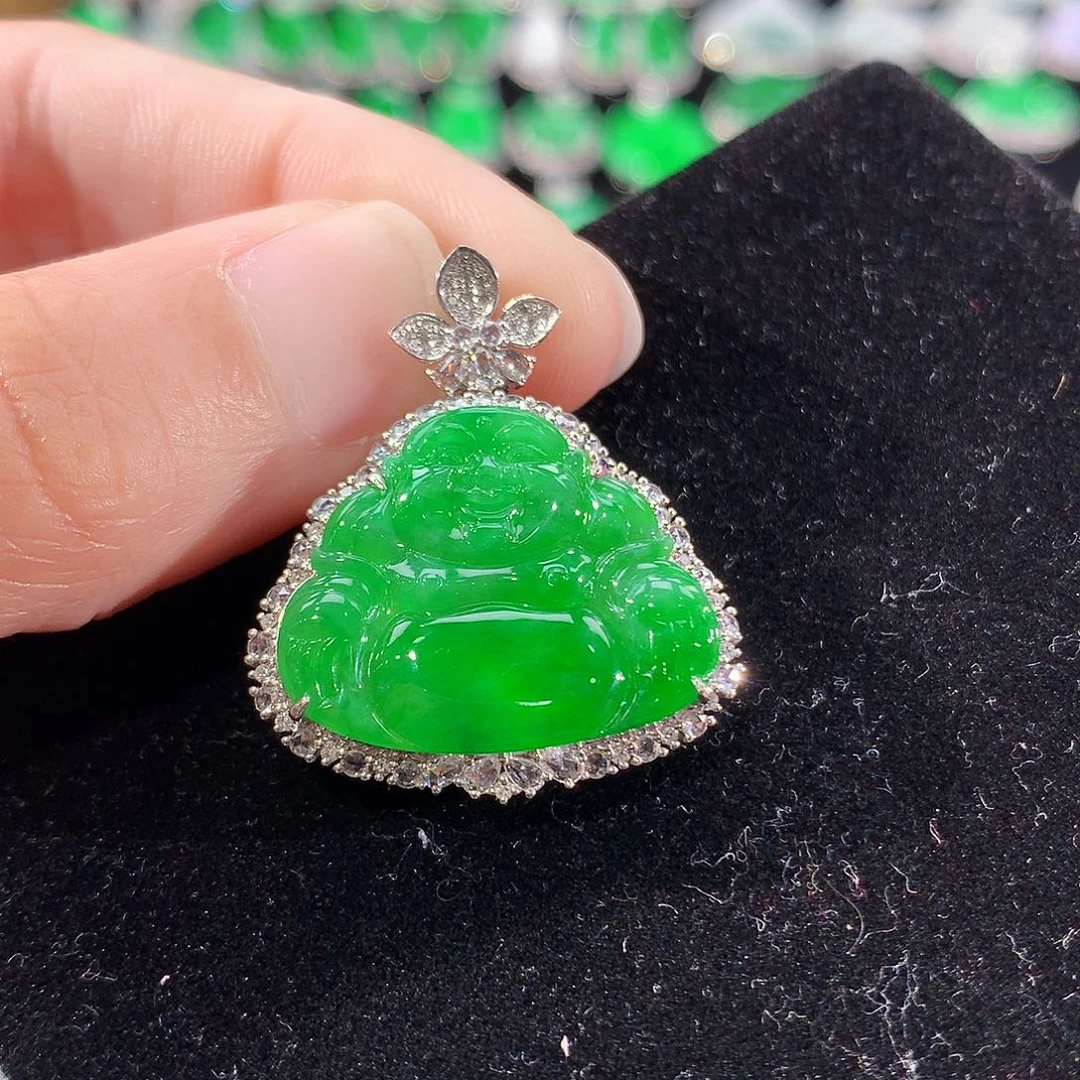 翡翠18K金镶嵌颈饰