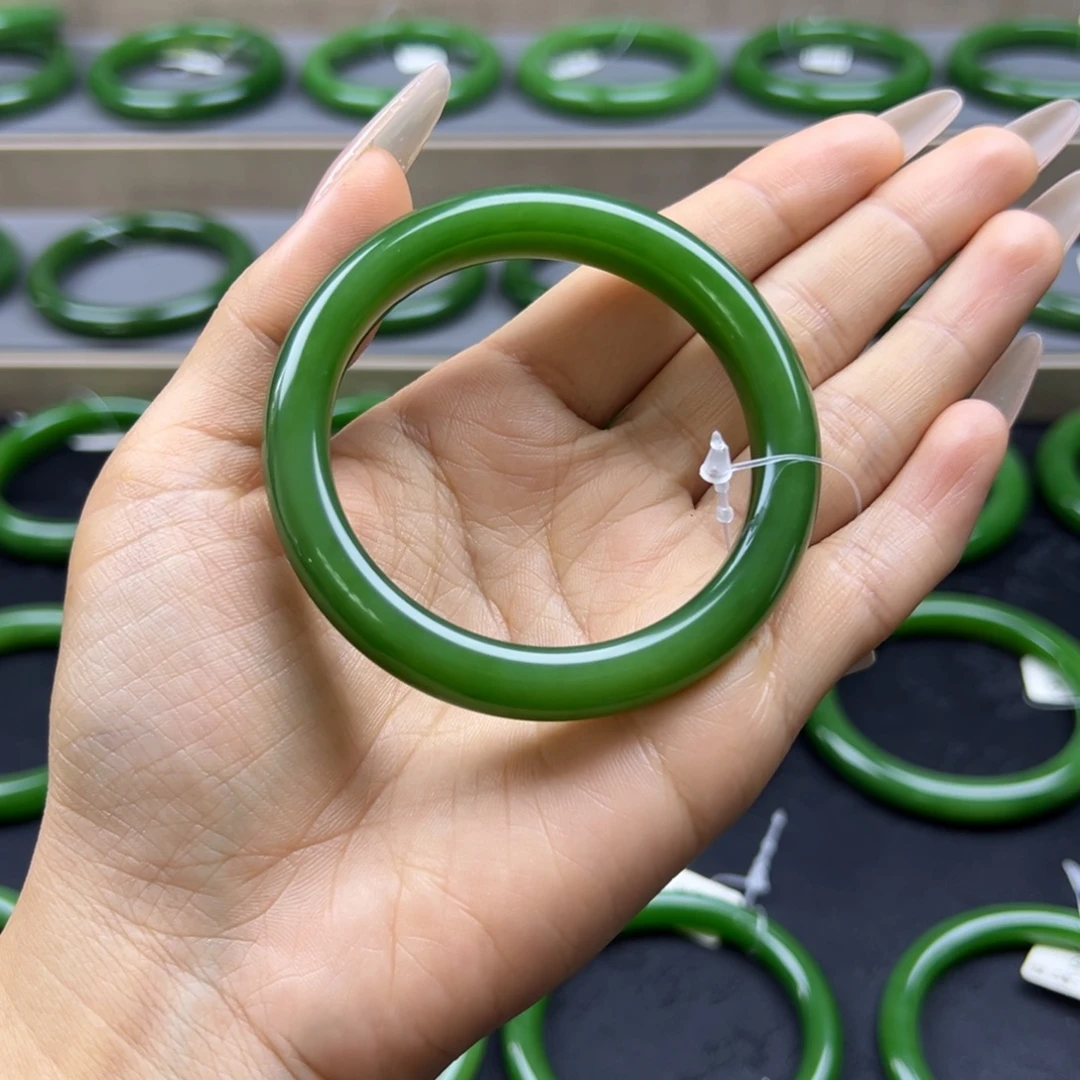 和田玉（碧玉）未镶嵌手镯