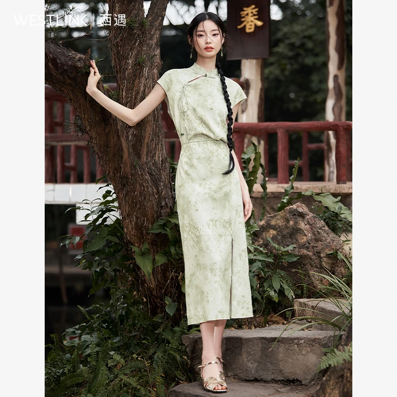 西遇国风收腰印花提花连衣裙女2024春季新款旗袍领褶皱开叉裙子
