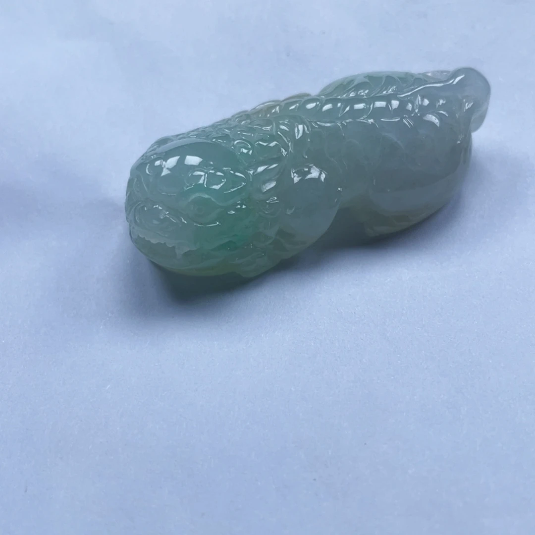 翡翠未镶嵌颈饰貔貅
