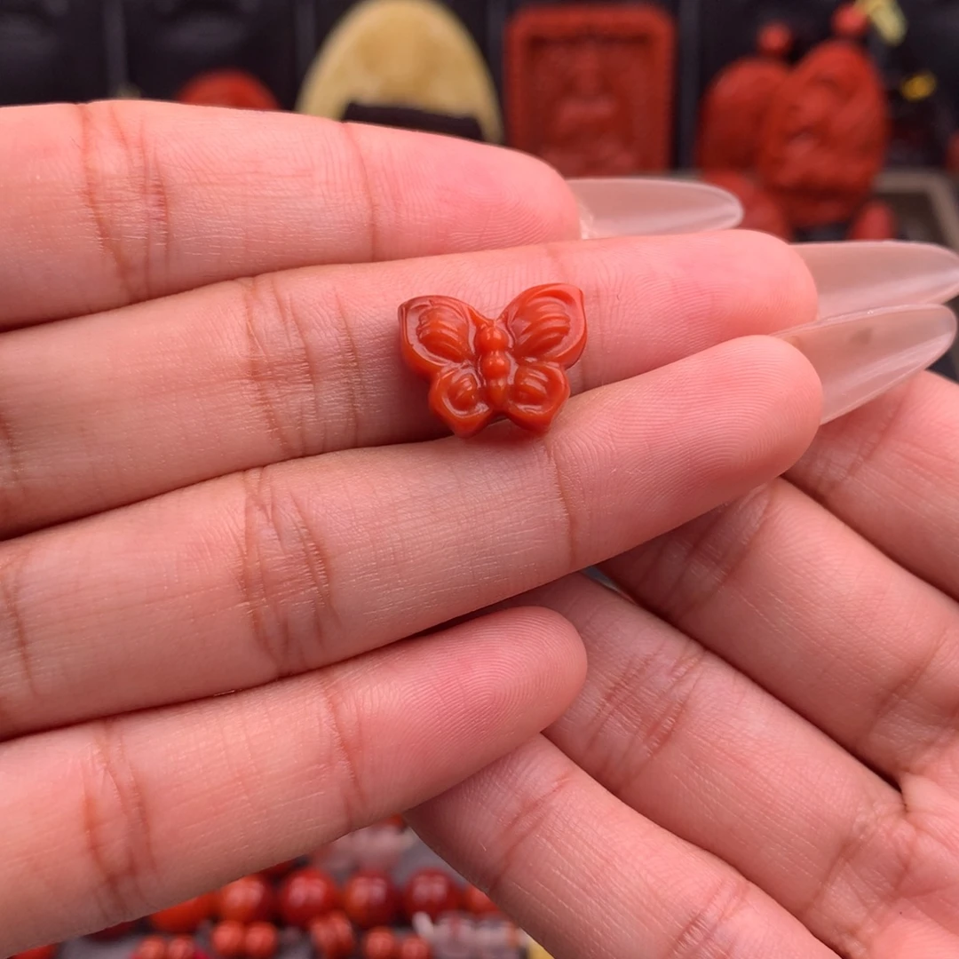 南红玛瑙精工雕刻蝴蝶未镶嵌