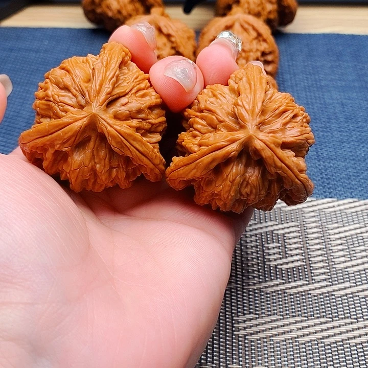 用***0文玩核桃吊坠三棱