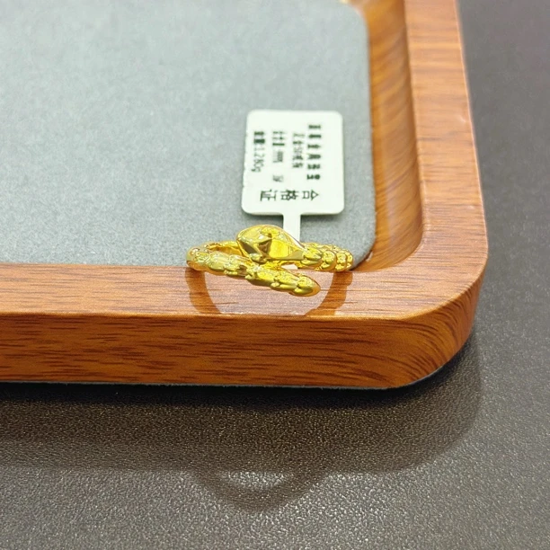 【至尊金典珠宝】足金999无氰5D硬金空心灵蛇形戒指指环黄金戒指