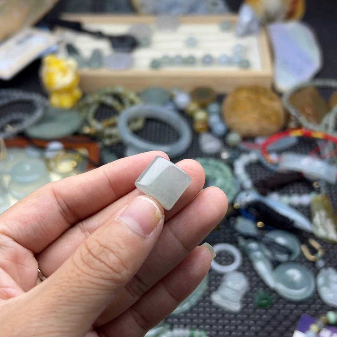 颈饰未镶嵌翡翠界面