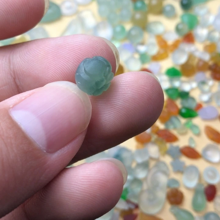 定制翡翠未镶嵌挂件