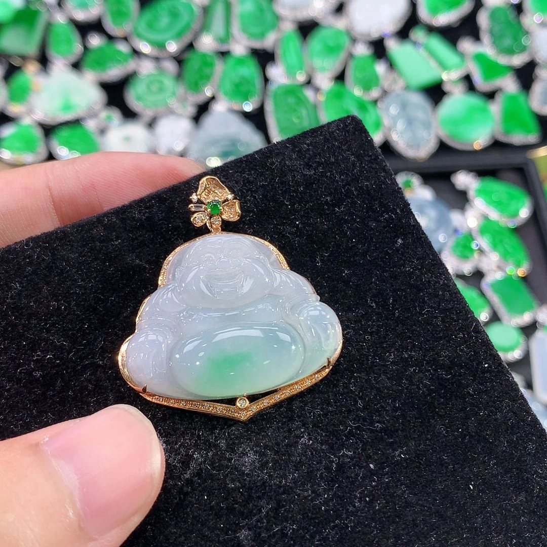 翡翠18K金镶嵌颈饰