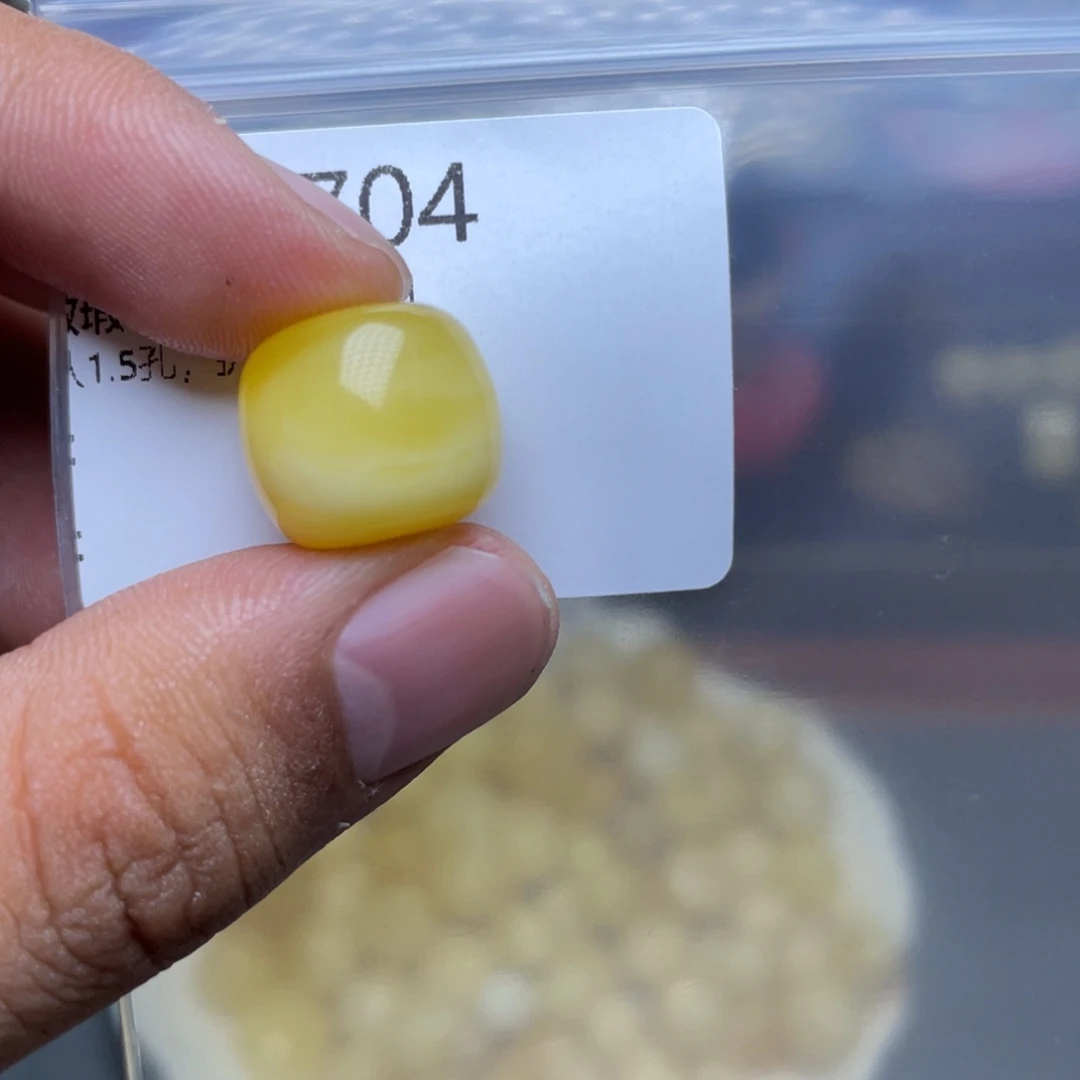 未镶嵌琥珀珠宝奇石