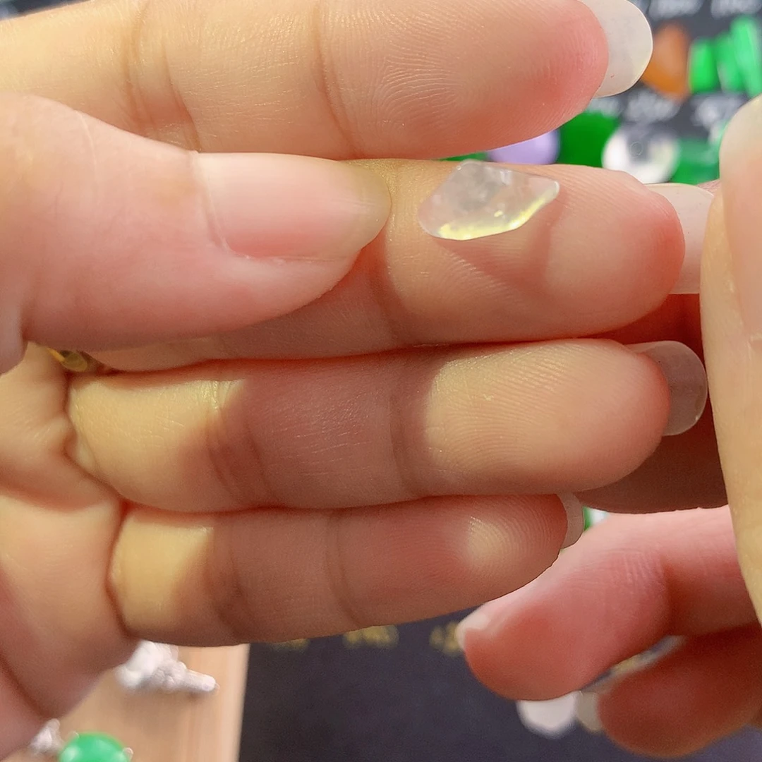 【闪购商品】翡翠未镶嵌颈饰江山在手