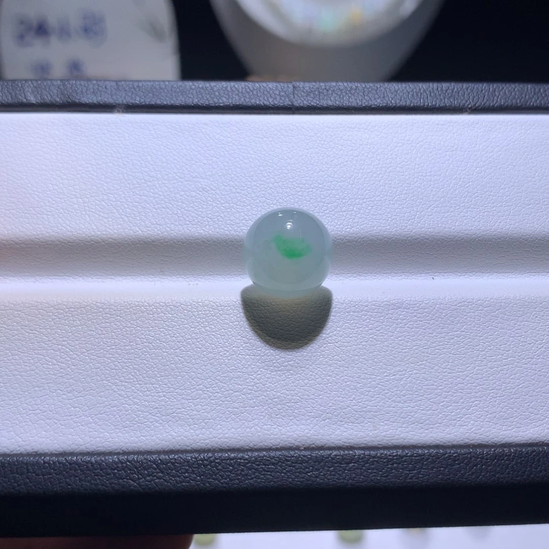 翡翠散珠特价冰晴飘阳绿卡12.47