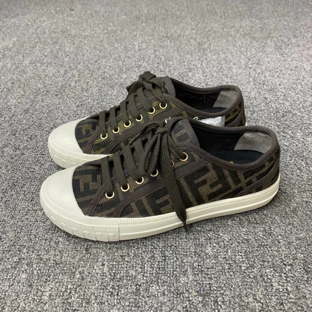 99新 FENDI/芬迪 99新/芬迪/36码/棕老花帆布鞋/BF01056