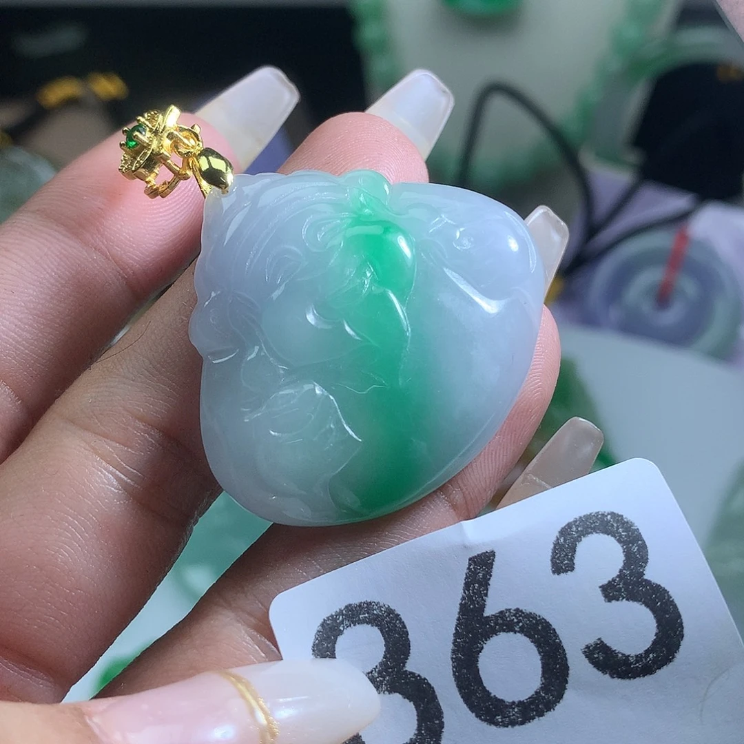 翡翠未镶嵌吊坠(赠链)翡翠