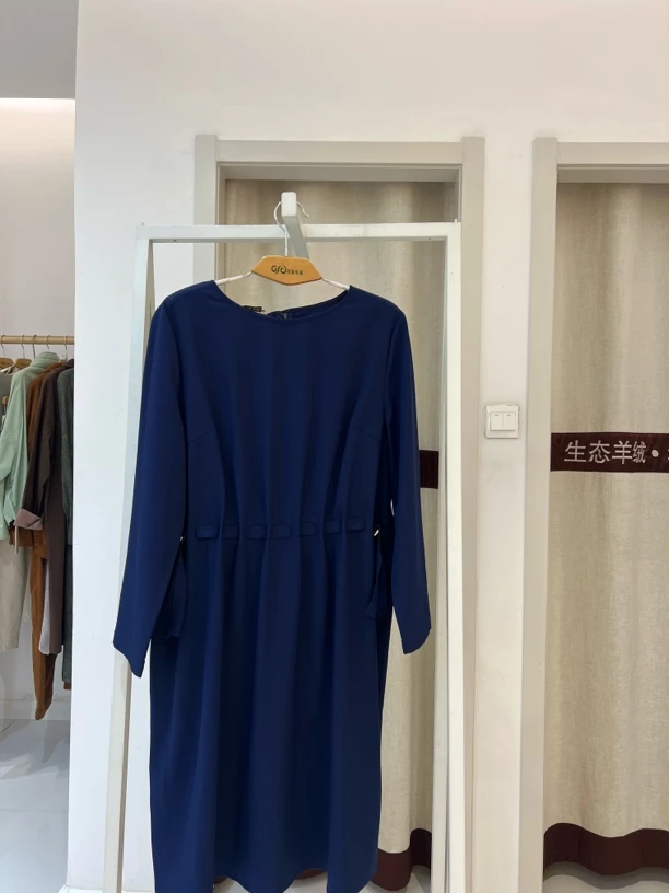 圆领女连衣裙春秋