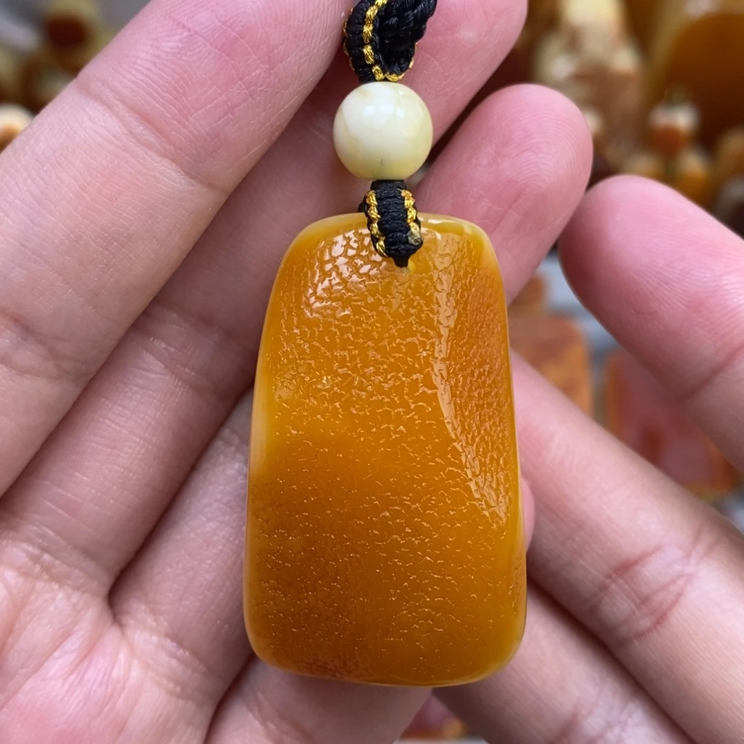 蜜蜡未镶嵌珠宝奇石